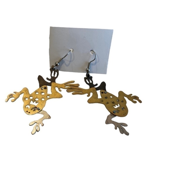 Frog Dangle Earrings Beautifully made with hinged joints. For pierced ears - Picture 2 of 7
